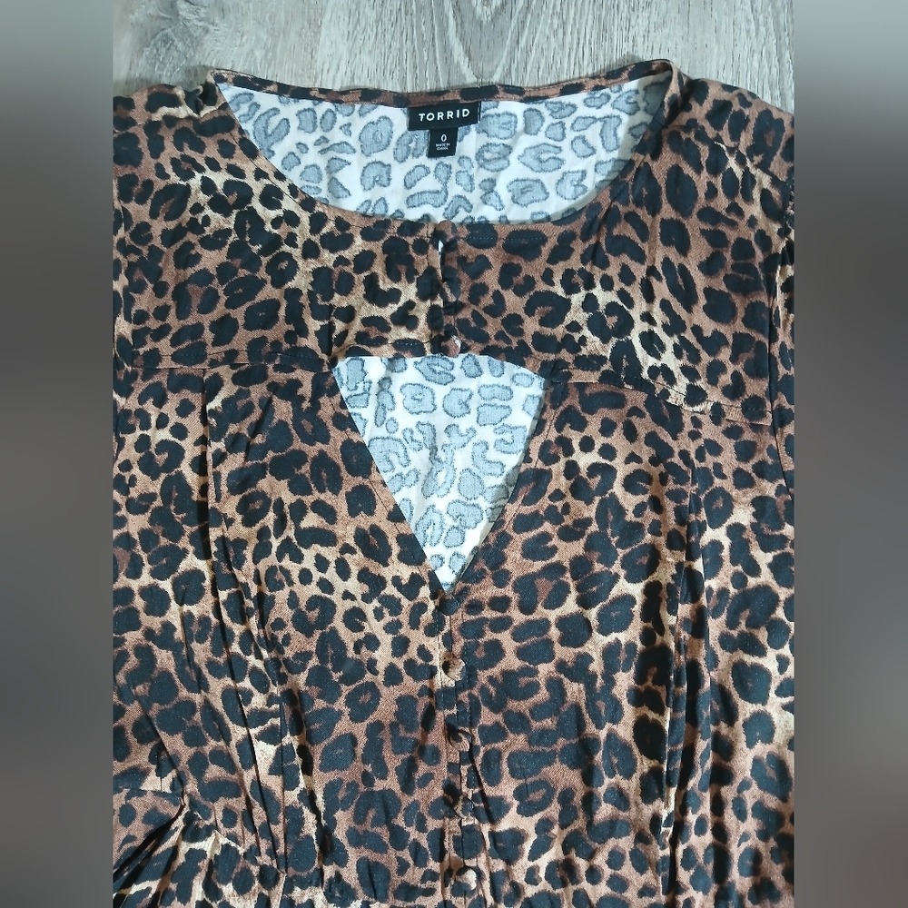 Torrid Leopard Print Midi Dress With Pockets  Size 0= Large - Picture 3 of 6